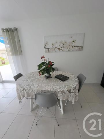 Maison à vendre  5 pièces - 99 m 2   SAINTES  - 17