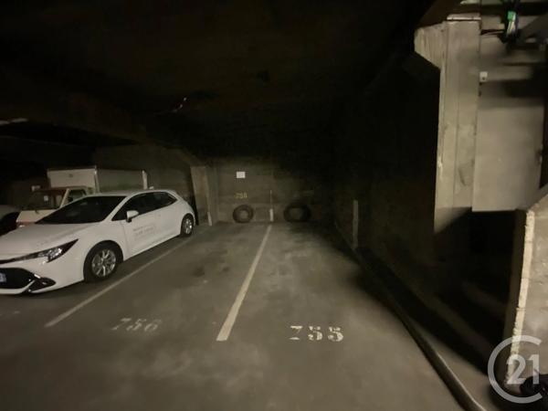 Parking à vendre  10 m 2   LE MANS  - 72