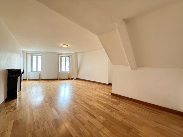 Appartement Lons-Le-Saunier 2 pièces / 1 chambre / 70 m²