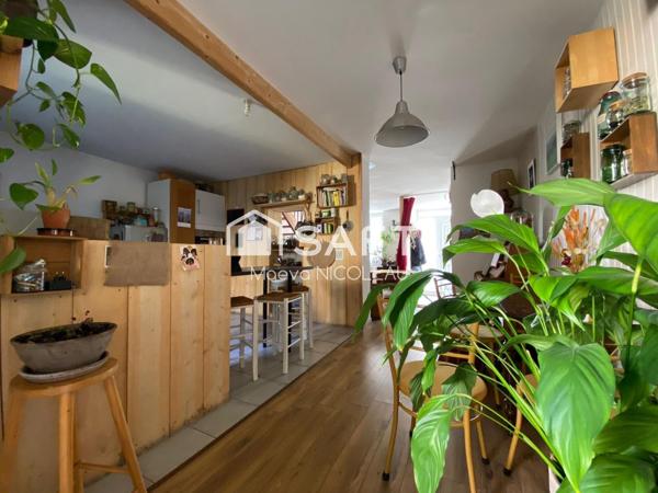 Une maison de ville chaleureuse,au cœur de Surgères