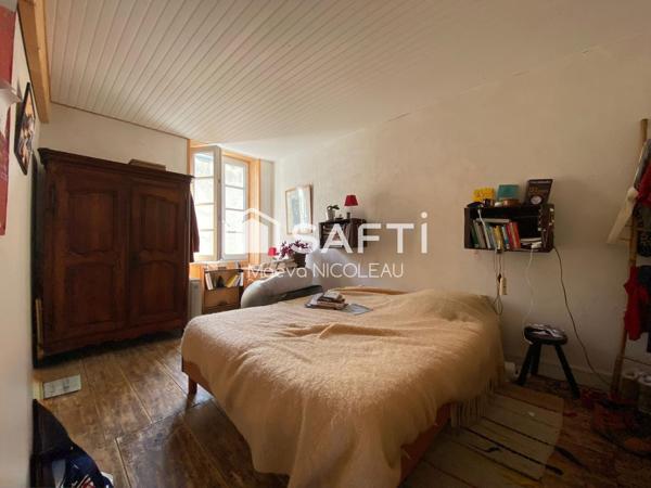 Une maison de ville chaleureuse,au cœur de Surgères