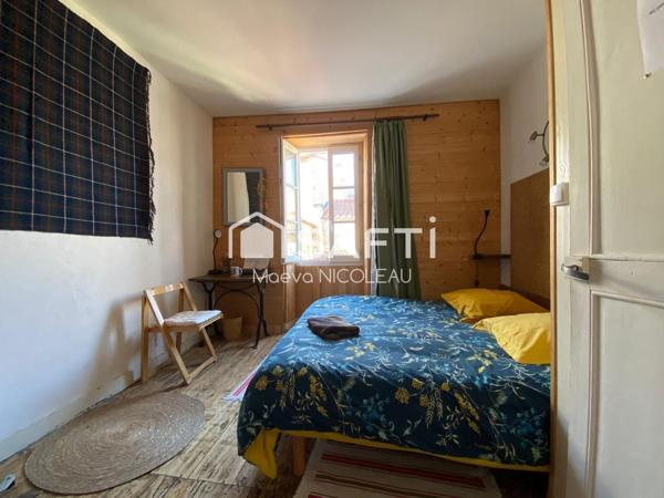 Une maison de ville chaleureuse,au cœur de Surgères