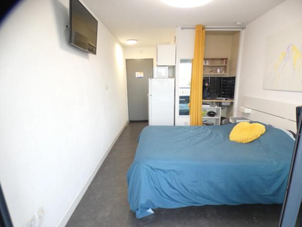 Village naturiste. Studio avec balcon