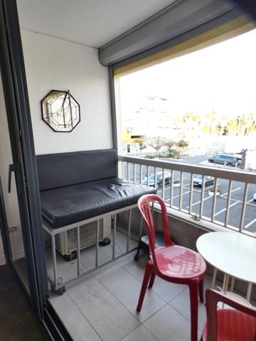 Village naturiste. Studio avec balcon