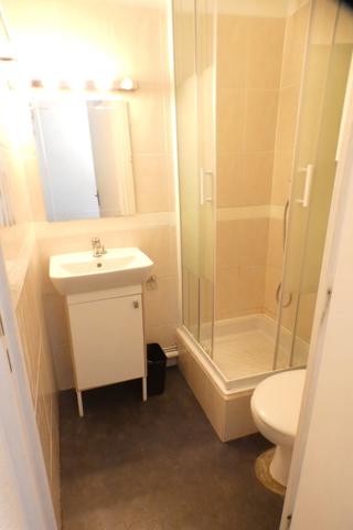 Village naturiste. Studio avec balcon