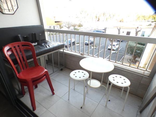 Village naturiste. Studio avec balcon