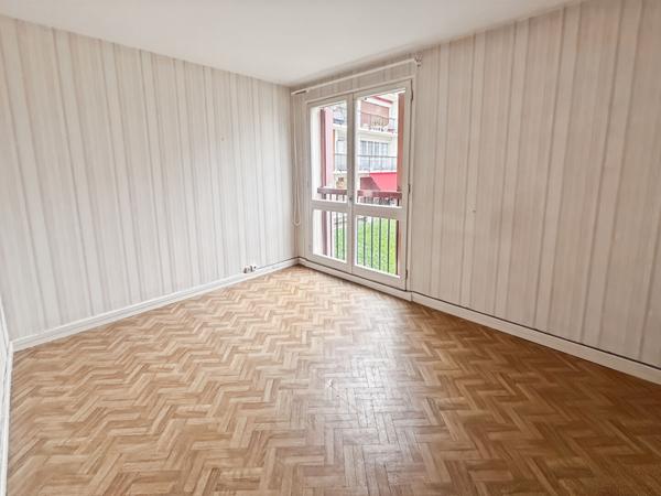 À LOUER - APPARTEMENT - MENNECY