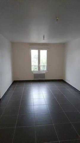 Location                                                      Appartement
                        
                     2 pièces                      43 m2                     à Montfermeil
