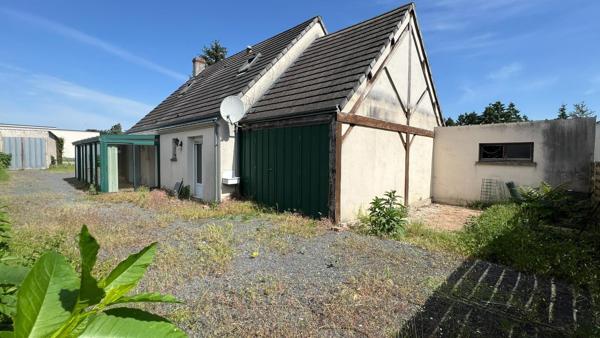 Gros potentiel et bon emplacement pour cette maison avec vie de plain-pied possible + étage à finir d’aménager + volumes en +