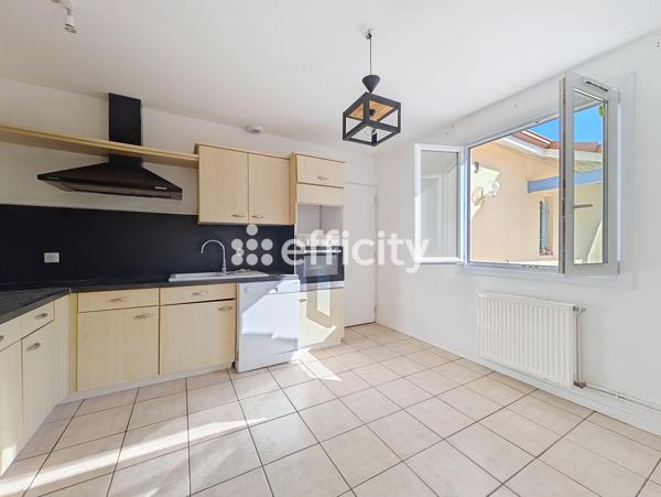 Maison
         7 pièces
        - 175 m² Exclusivité 219 000 €*