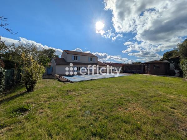 Maison
         7 pièces
        - 175 m² Exclusivité 219 000 €*