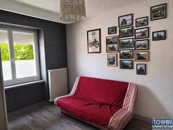 Maison
                                                                                                                                                                                                                                                                                                                        6 pièce(s)                                                                                                                                                                                                          5 chambre(s)                                                                                                                                                                                                          121  m²