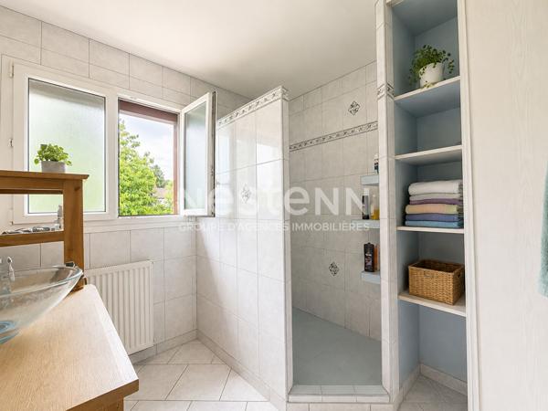 Pavillon de 3 chambres sur sous-sol à Froncles plus de 150m2 et terrain proposé à 140 000€