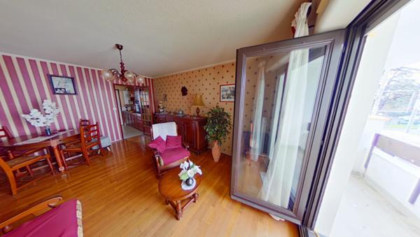 Talence Thouars - T3 traversant dans résidence isolée par l'extérieure