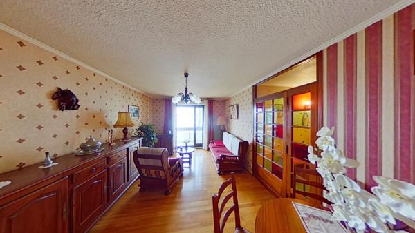 Talence Thouars - T3 traversant dans résidence isolée par l'extérieure