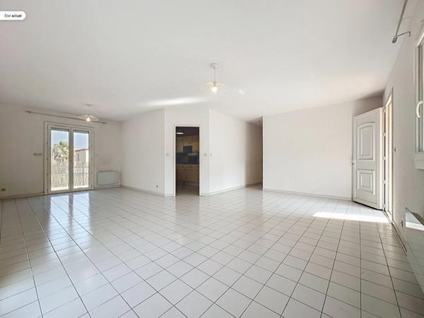 Maison à vendre GIGEAN (34) - Plain-pied T5 - 4 chambres - Terrain clos de 380 m2 - Garage - Parking privatif