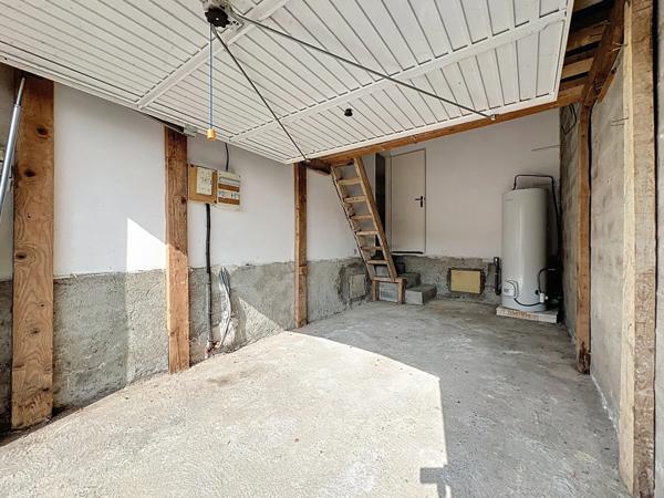 Maison à vendre GIGEAN (34) - Plain-pied T5 - 4 chambres - Terrain clos de 380 m2 - Garage - Parking privatif