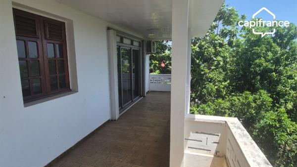 Maison de 10 pièces à vendre au Marigot (97225) proche du centre ville.