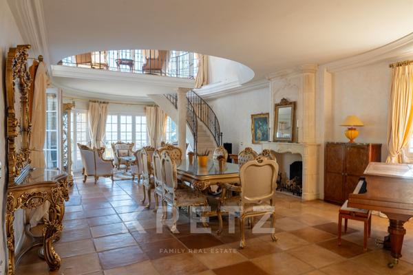 Exceptionnelle demeure vue mer