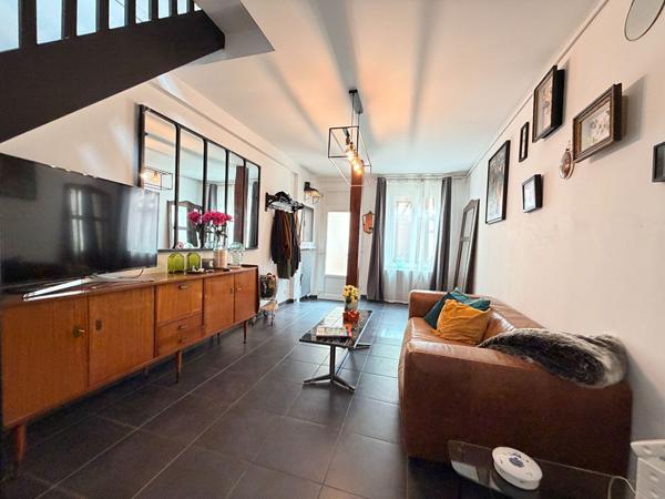 BEAUVAIS CENTRE VILLE MAISON 4 PIECES SALON CUISINE AMENAGEE CHAMBRES SALLE D'EAU