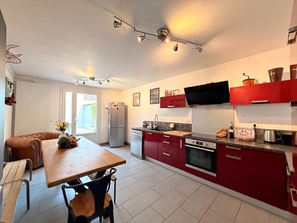 BEAUVAIS CENTRE VILLE MAISON 4 PIECES SALON CUISINE AMENAGEE CHAMBRES SALLE D'EAU