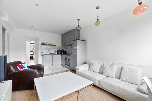 Appartement lumineux et traversant avec vue sur parc ? 3 pièces ? 53 m² €300 000 ** - Référence 17927