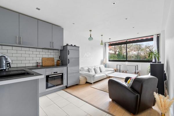 Appartement lumineux et traversant avec vue sur parc ? 3 pièces ? 53 m² €300 000 ** - Référence 17927