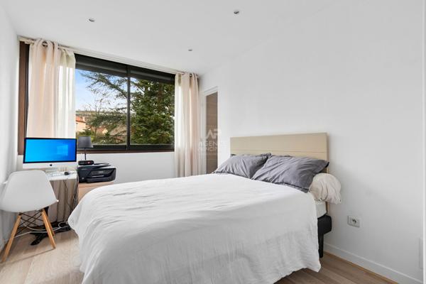 Appartement lumineux et traversant avec vue sur parc ? 3 pièces ? 53 m² €300 000 ** - Référence 17927