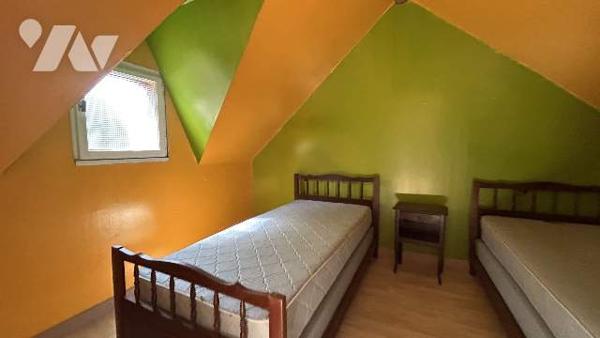 Terrain de loisirs en bordure de rivière