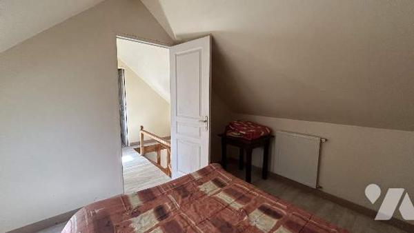 Terrain de loisirs en bordure de rivière