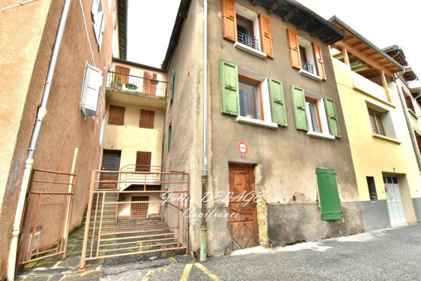 Charmante maison de village au cœur d’Embrun (05)