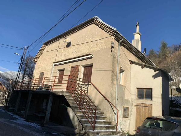 Bâtisse à rénover – LUS-LA-CROIX-HAUTE (Hameau Les Corréardes) 80 m² habitables + grande grange 140 m² + dépendances