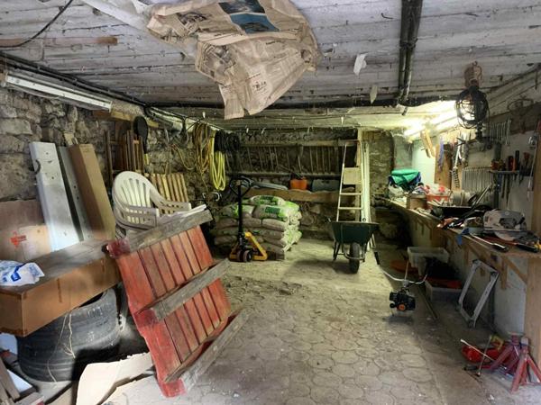 Bâtisse à rénover – LUS-LA-CROIX-HAUTE (Hameau Les Corréardes) 80 m² habitables + grande grange 140 m² + dépendances