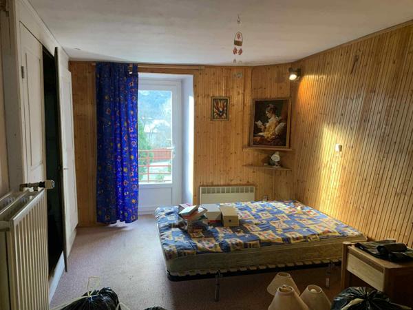 Bâtisse à rénover – LUS-LA-CROIX-HAUTE (Hameau Les Corréardes) 80 m² habitables + grande grange 140 m² + dépendances