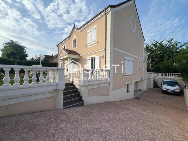 Maison 8 pièces  -  260 m2