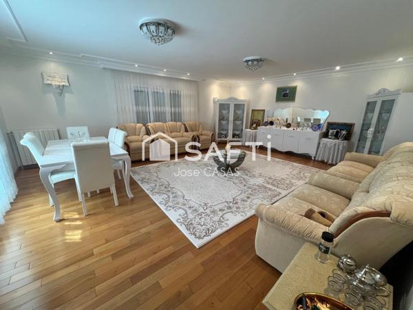 Maison 8 pièces  -  260 m2