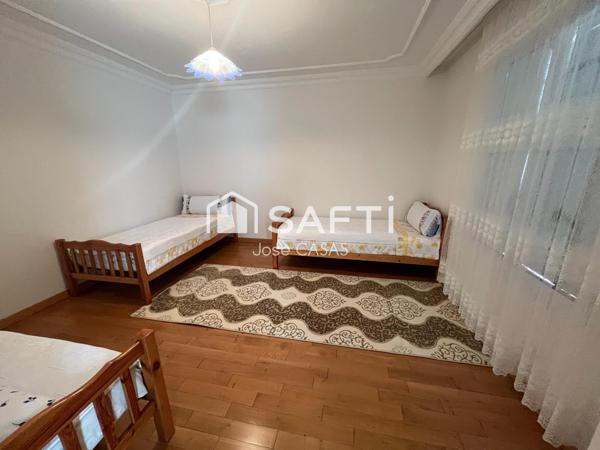 Maison 8 pièces  -  260 m2