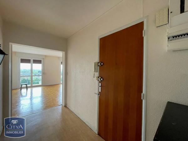 Appartement à louer 3 pièces 75.37m² Blois (41000)