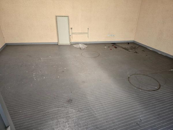 Location Bureau 1 pièces 60 m2 à Sainte-Florine