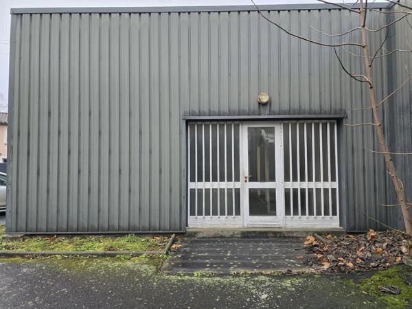 Location Bureau 1 pièces 60 m2 à Sainte-Florine