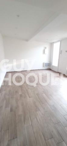 SOISSONS : A LOUER STUDIO DE 28 M² AVEC COUR