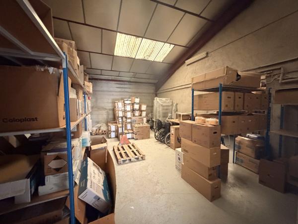 VENTE D'UN LOCAL COMMERCIAL - CRAPONNE
