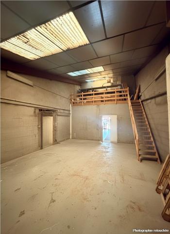 VENTE D'UN LOCAL COMMERCIAL - CRAPONNE