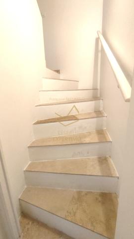 L'Isle-sur-la-Sorgue (84800) Maison de ville sur deux niveaux entièrement restaurée - pas de copropriété - entrée sécurisée