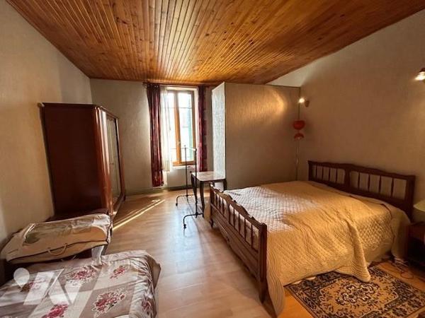 Maison d'environ 148m² à BOURG-DE-PEAGE