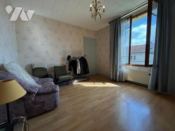 Maison d'environ 148m² à BOURG-DE-PEAGE