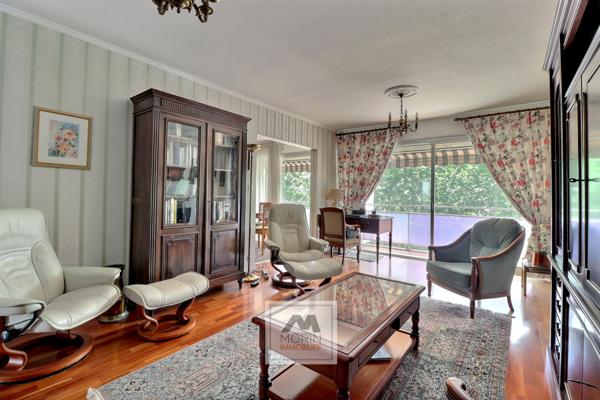 BORDEAUX quartier ORNANO / Hôtel de Police, à vendre appartement 5 pièces avec balcon et garage proche tramway