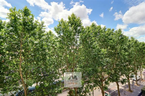 BORDEAUX quartier ORNANO / Hôtel de Police, à vendre appartement 5 pièces avec balcon et garage proche tramway