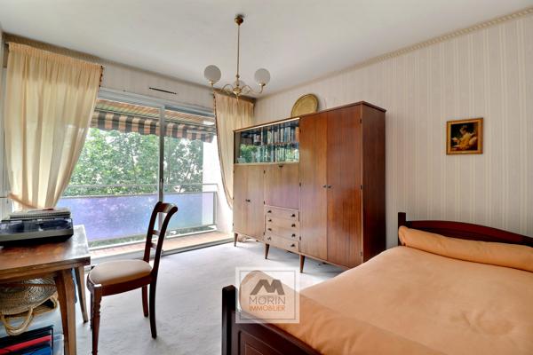 BORDEAUX quartier ORNANO / Hôtel de Police, à vendre appartement 5 pièces avec balcon et garage proche tramway