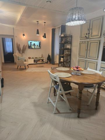 Appartement 94m2 de type 5avec 4 chambres